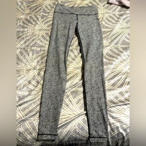 LULULEMON PLUSH PETAL LEGGINGS SIZE 4